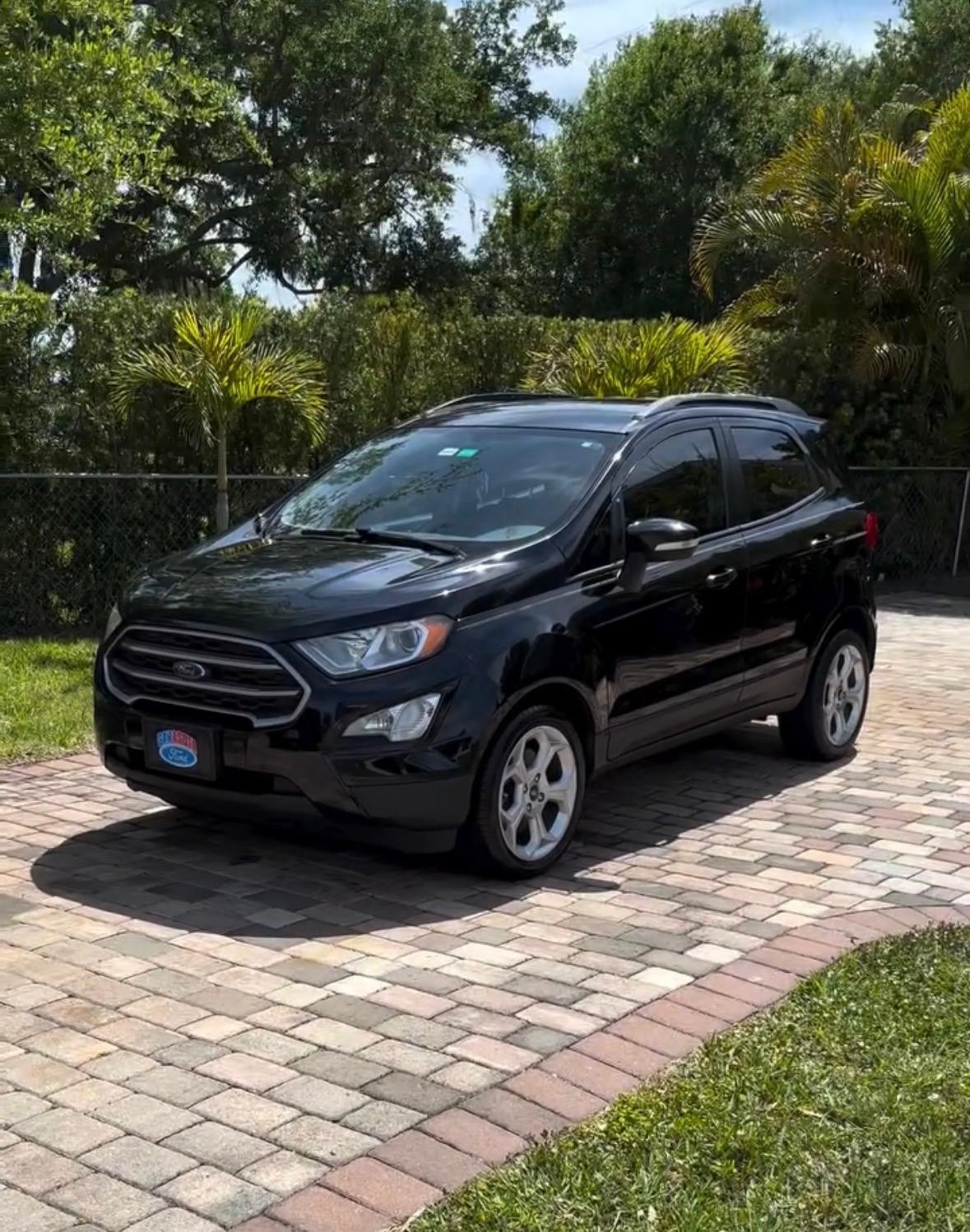 Black Ford EcoSport detailed